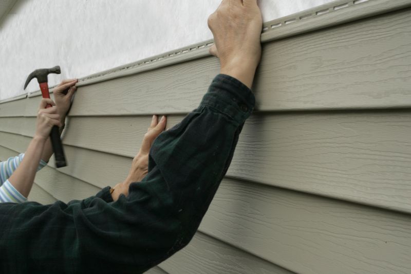 Professional Vinyl Siding Repair Service